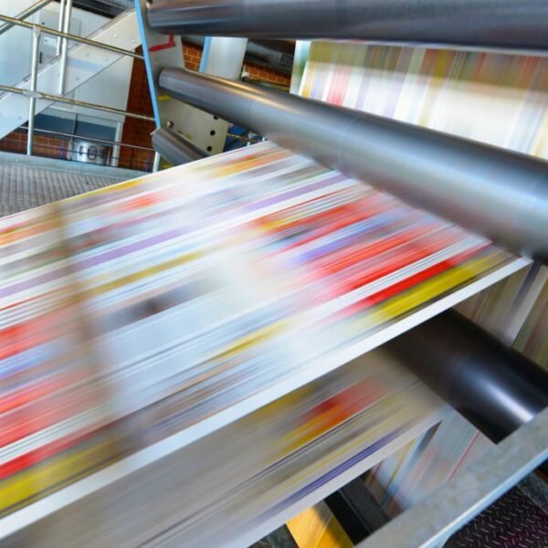 printing of coloured newspapers with an offset printing machine at a printing press